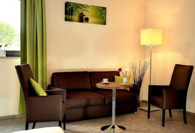 Семейный Номер, Motel Am Fürfelder Schloss