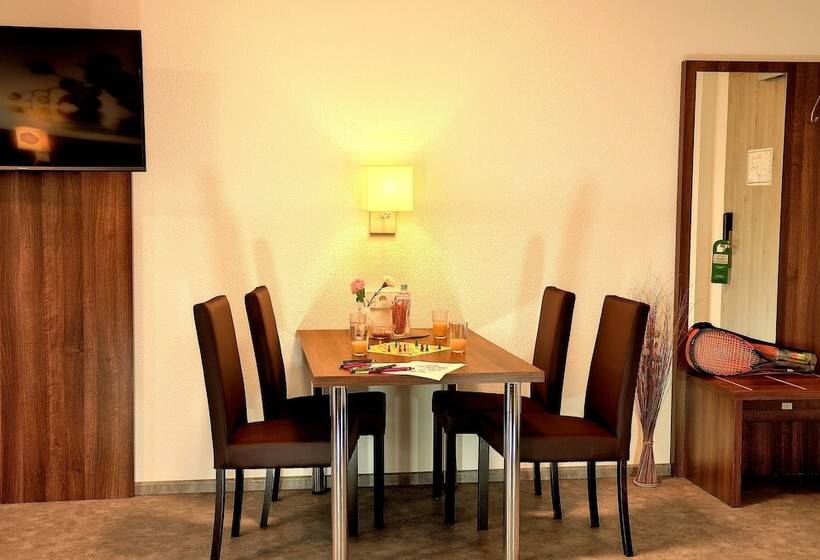 Семейный Номер, Motel Am Fürfelder Schloss