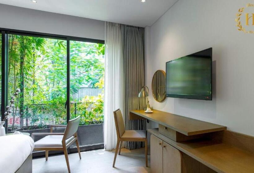 اتاق استاندارد با چشمانداز باغ, Blessed