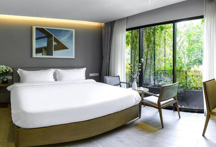 اتاق استاندارد با چشمانداز باغ, Blessed