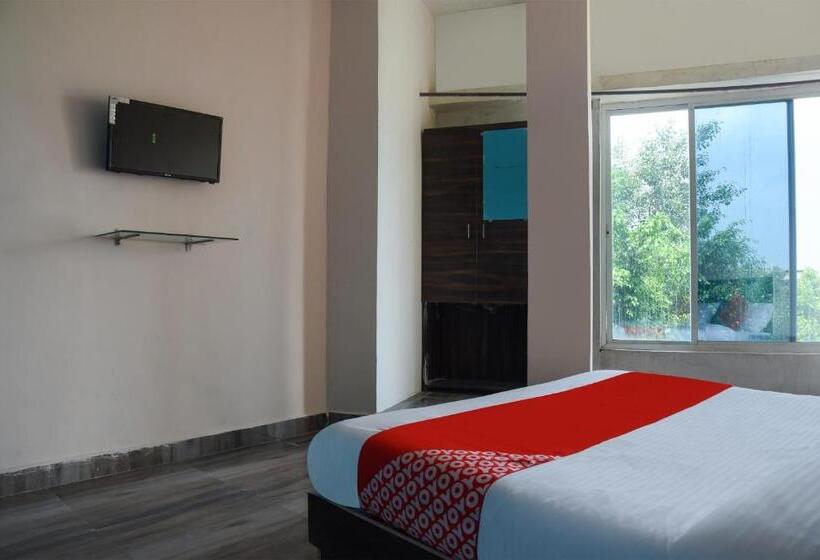 اتاق کلاسیک سه تخته, Oyo 64823 Royace Palace