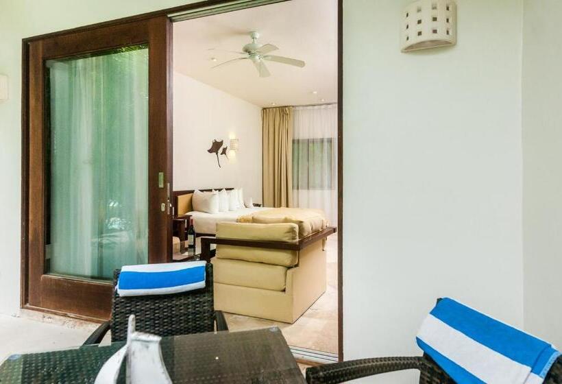 استودیوی استاندارد, Mak Nuk Village   Clothing Optional