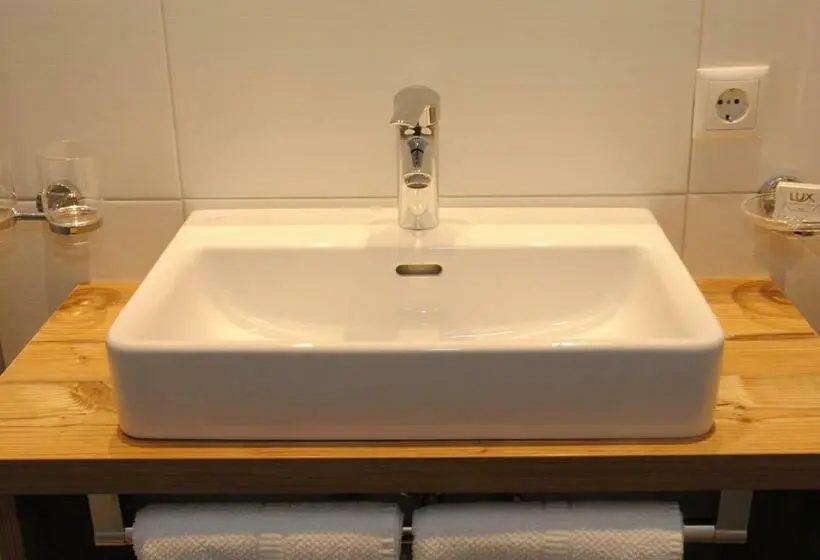 Standard-huone Parveke, Gästehaus Rieser