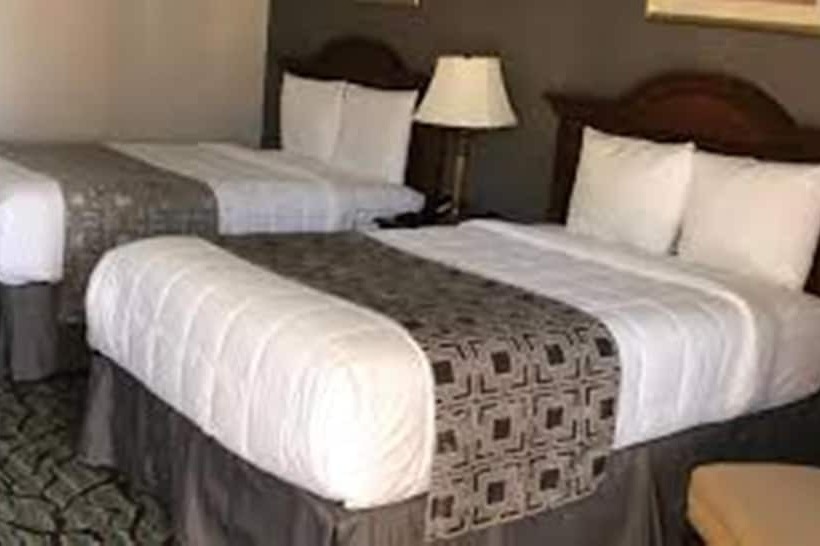 Номер Стандарт 2 Двуспальные Кровати, Baymont By Wyndham Walterboro