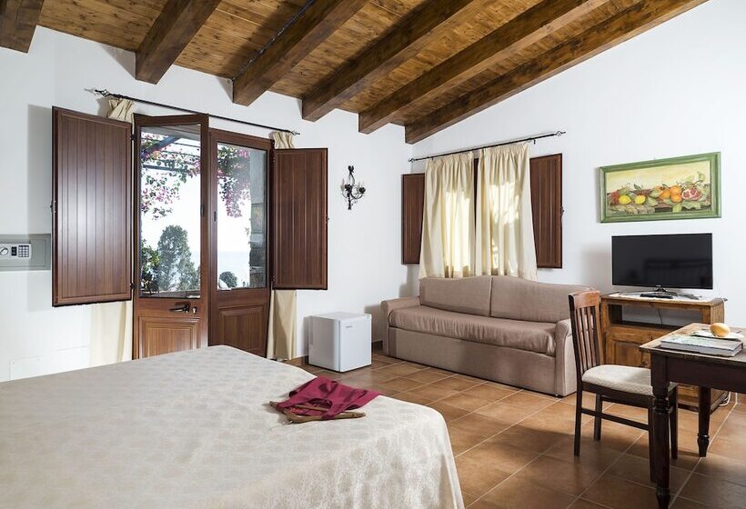 Triple Room Sea View, Bel Soggiorno