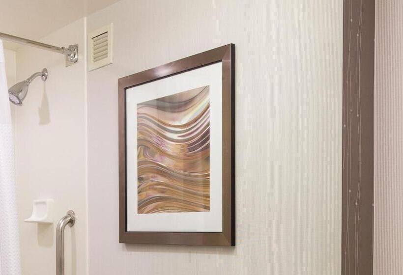 Стандартный Номер Кровать Кинг, Courtyard Binghamton