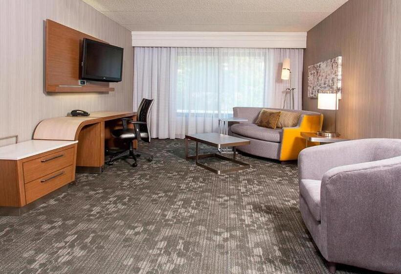 Люкс Кровать Кинг, Courtyard Binghamton