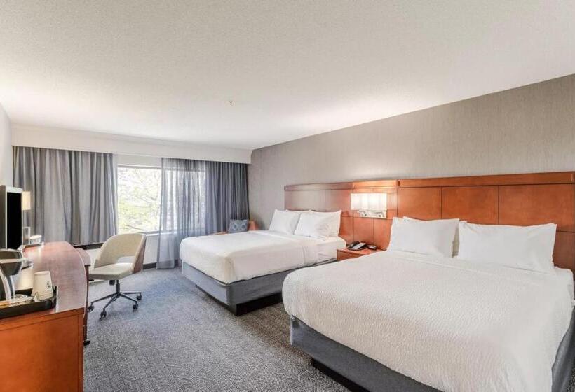 غرفة قياسية, Courtyard Burlington Williston