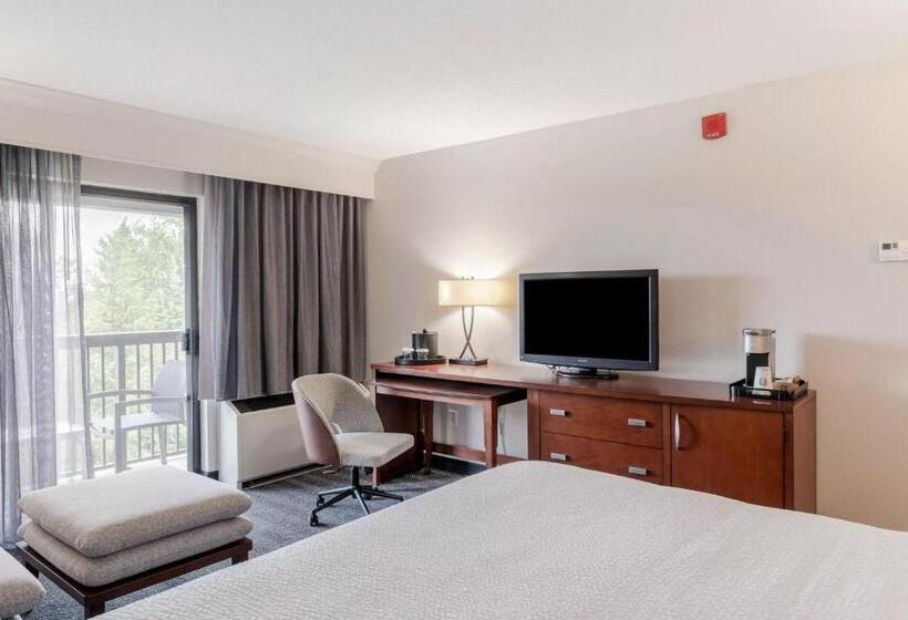 Стандартный Номер Кровать Кинг, Courtyard Burlington Williston