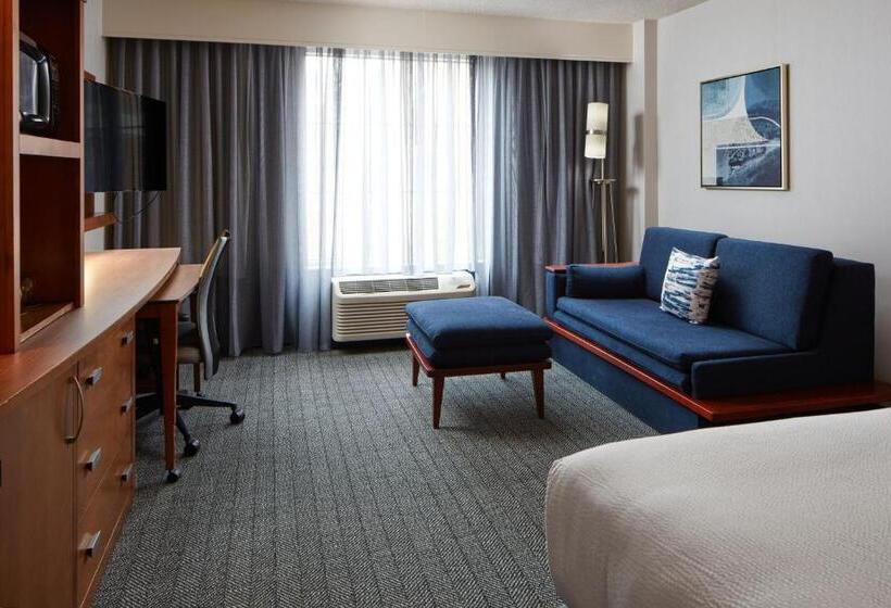 חדר סטנדרט עם מיטת קינג, Courtyard By Marriott Charlottesville   University Medical Center