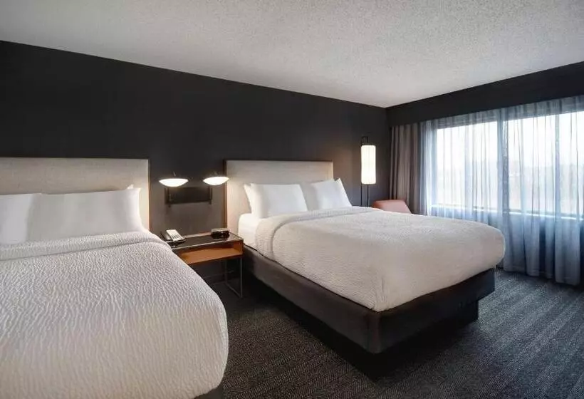 ２ダブルベッドのスタンダードルーム, Courtyard By Marriott Cincinnati Airport