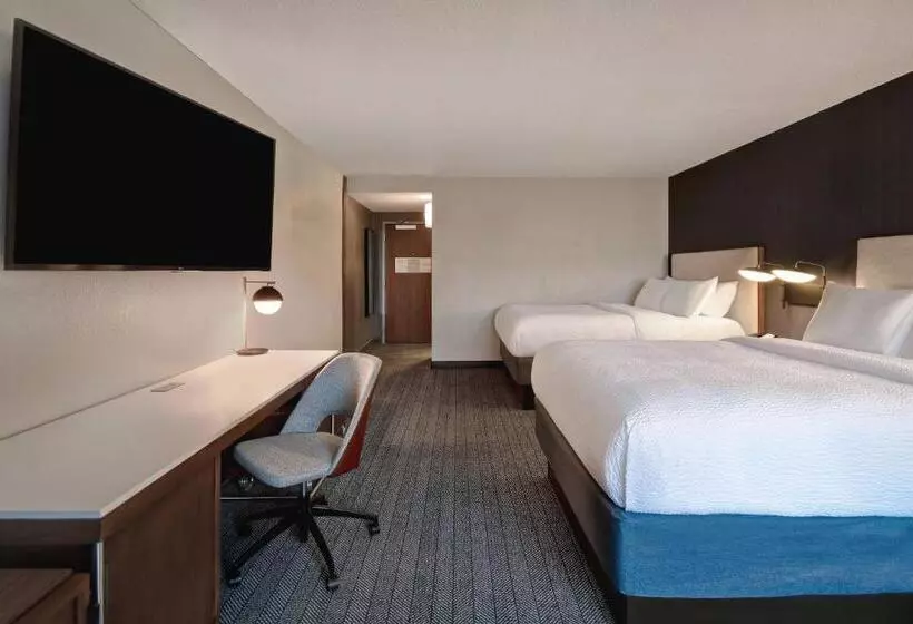 ２ダブルベッドのスタンダードルーム, Courtyard By Marriott Cincinnati Airport