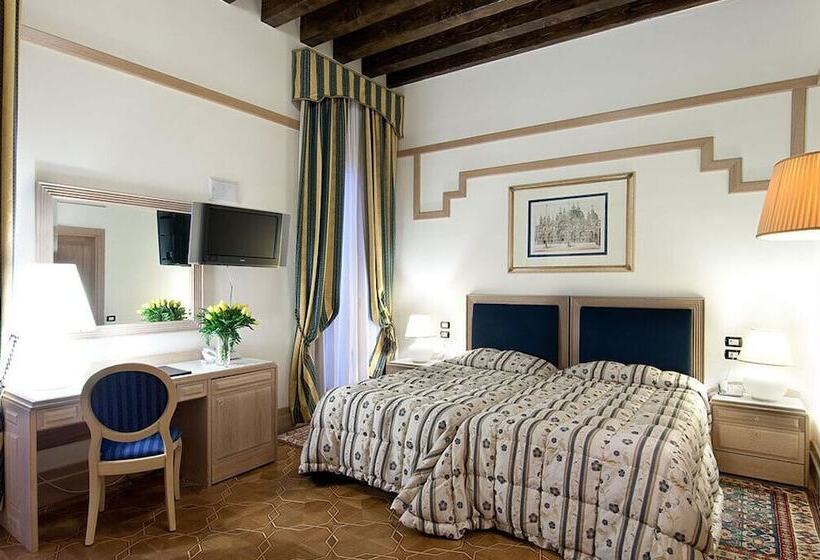 اتاق سوپریور, Foscari Palace