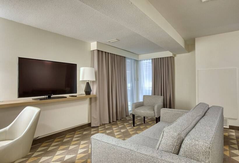 Suite, Holiday Inn Hotel & Suites Madison West, An Ihg
