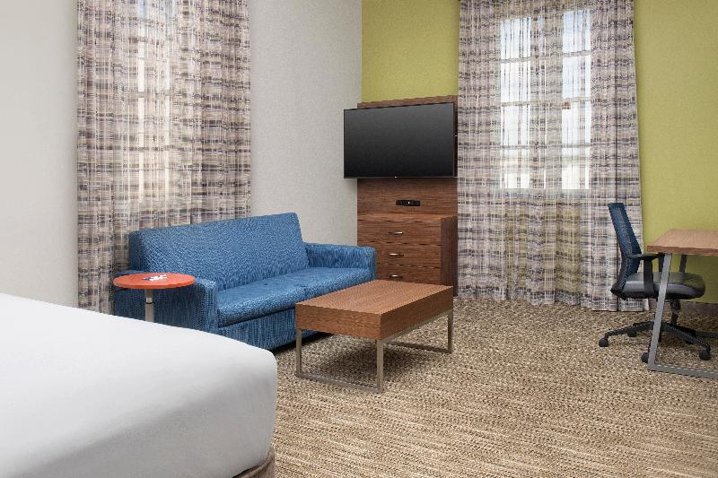 带大床的标准间, Holiday Inn Express San Antonio North Riverwalk Area, An Ihg