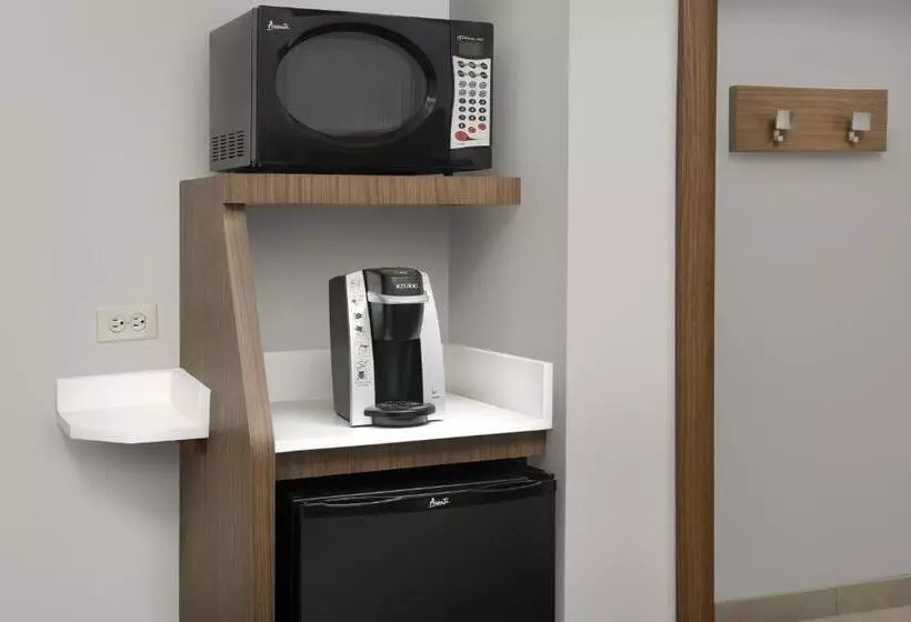 سوییت, Holiday Inn Express San Antonio North Riverwalk Area, An Ihg