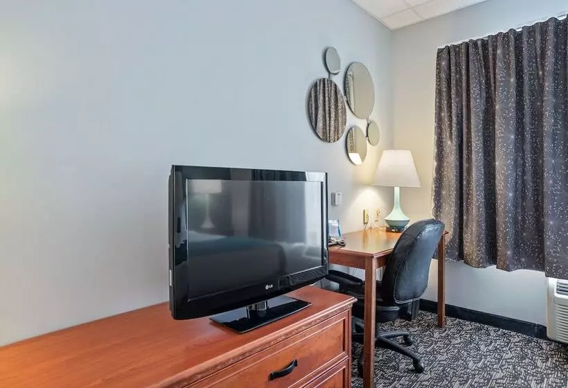 キングサイズベッドのスイートルーム, Elevation Inn & Suites, Trademark Collection By Wyndham