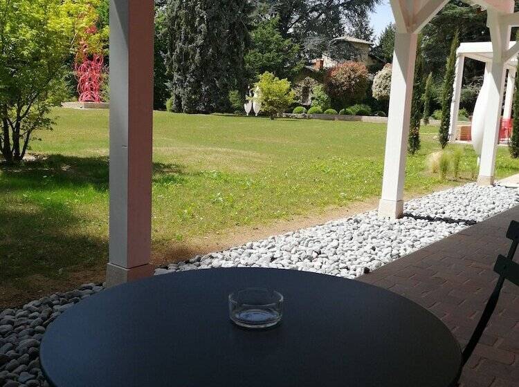 Номер Стандарт, Les Maritonnes Parc & Vignoble