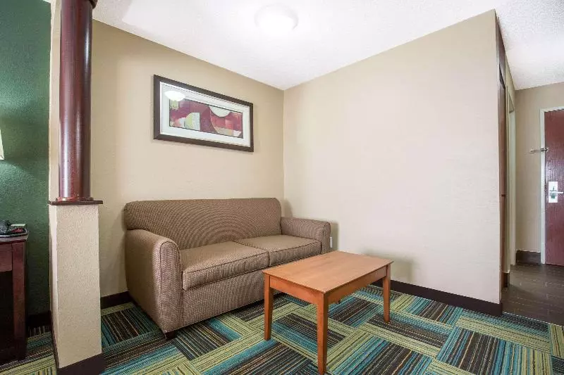 キングサイズベッドのスイートルーム, Quality Inn & Suites Arnold   St Louis