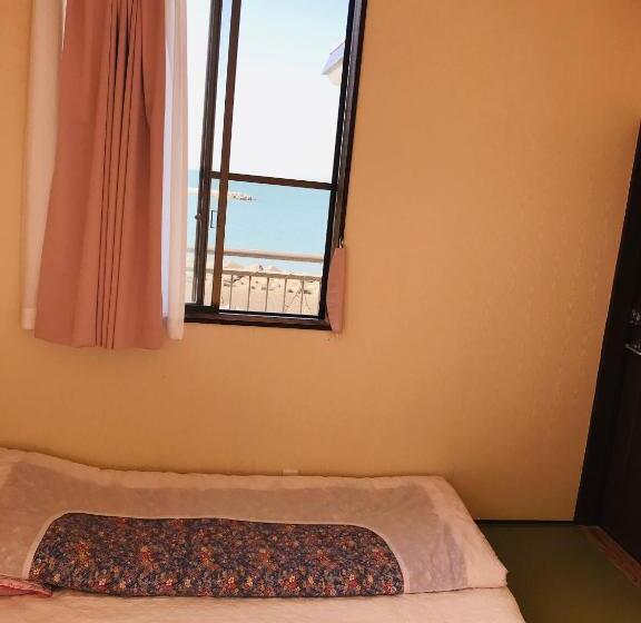 バスルーム共有のトリプルスタンダード, Minshuku Kaikeibo