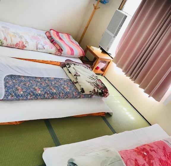 バスルーム共有のトリプルスタンダード, Minshuku Kaikeibo