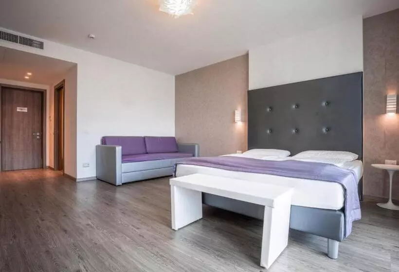 اتاق لوکس با تخت بزرگ, Benacus Panoramic