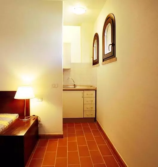スタンダードスタジオ, Borgo Degli Olivi
