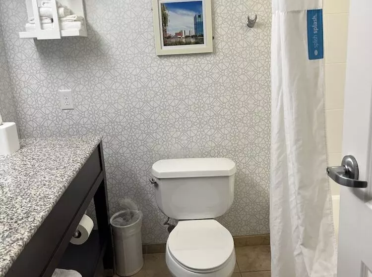 スイート, Comfort Inn & Suites