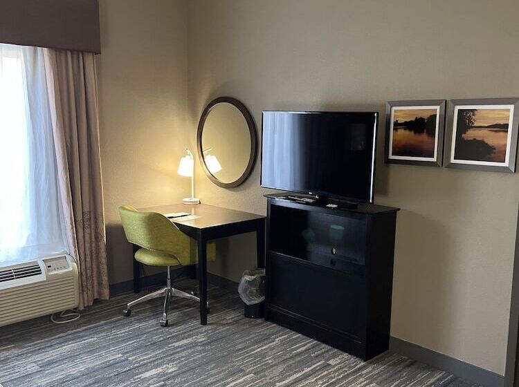 スイート, Comfort Inn & Suites