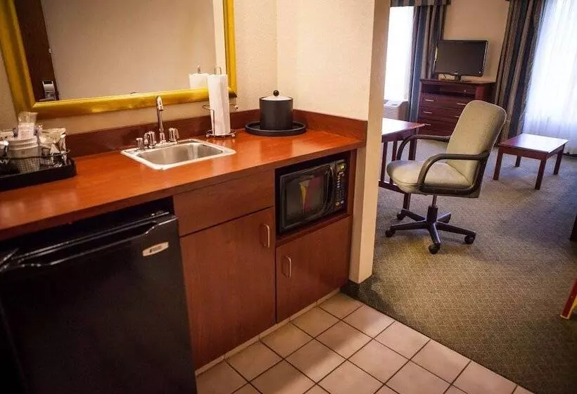 استودیوی استاندارد, Hampton Inn & Suites Springfield Southwest