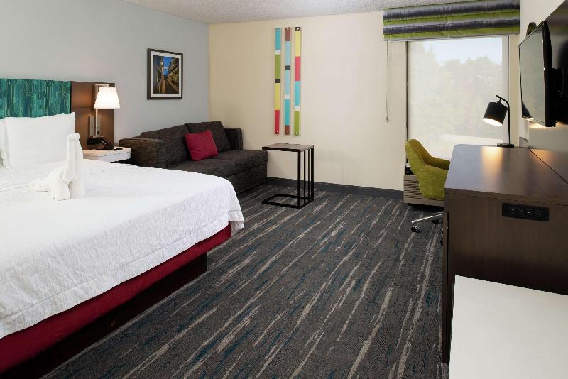 带大床的标准间, Hampton Inn Greensboro Airport