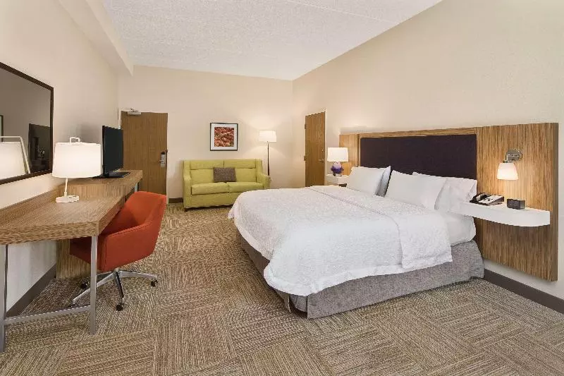 キングサイズベッドのスタンダードルーム, Hampton Inn Lagrange Near Callaway Gardens