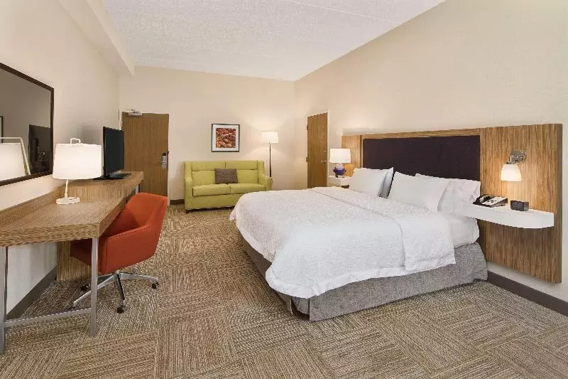 キングサイズベッドのスタンダードルーム, Hampton Inn Lagrange Near Callaway Gardens