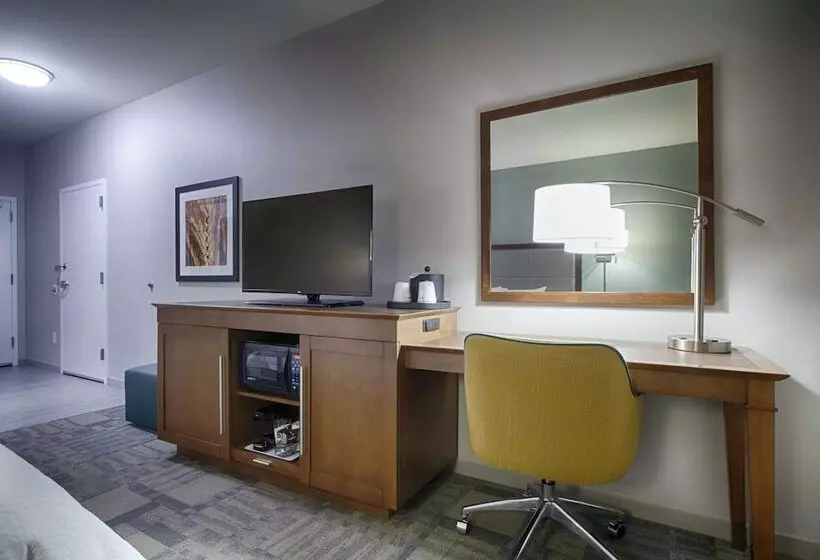 Standard-huone, Hampton Inn Salina