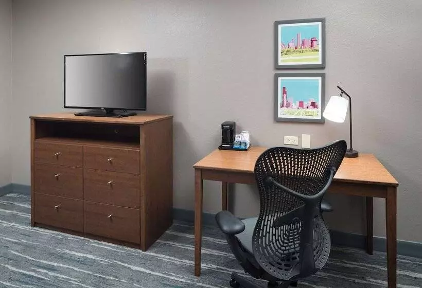 スタンダードスタジオ, Hampton Inn & Suites Chicagonorth Shore/skokie