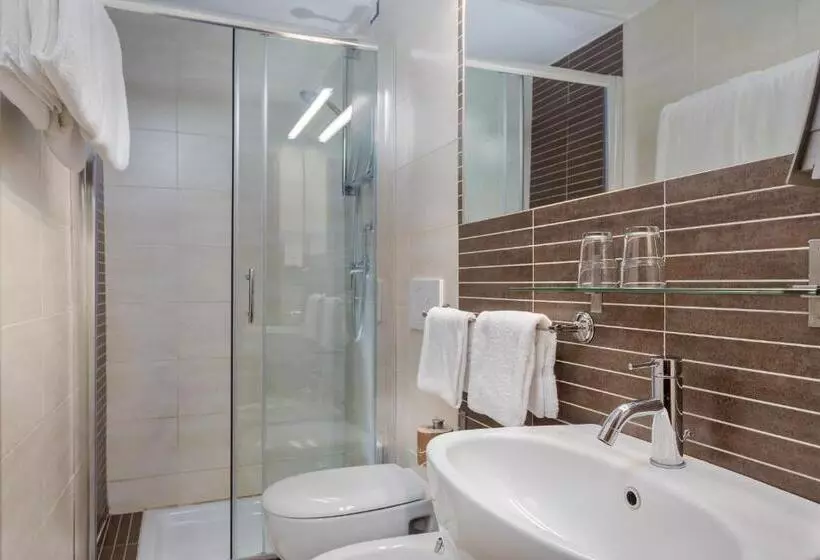 اتاق استاندارد چهار تخته, Kursaal & Ausonia