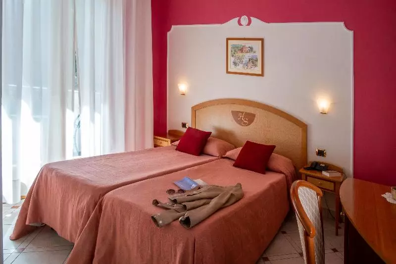 اتاق اکونومی, Savoia Sorrento