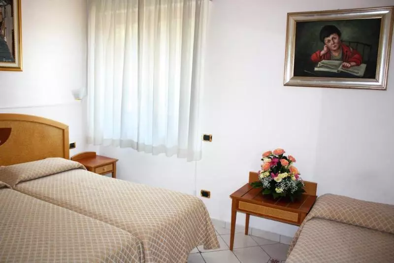 اتاق استاندارد سه نفره, Savoia Sorrento