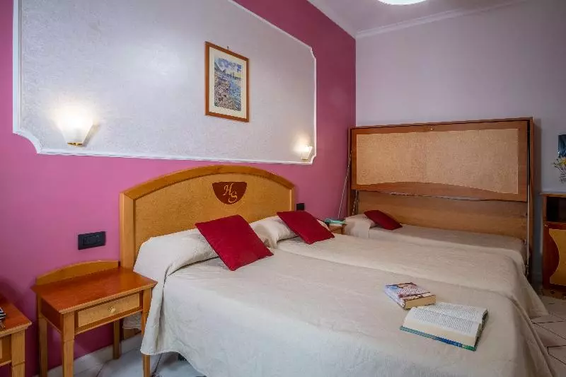 اتاق استاندارد سه نفره, Savoia Sorrento