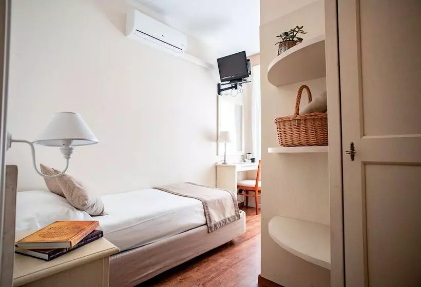 シングルベーシックルーム, Villa Aurora