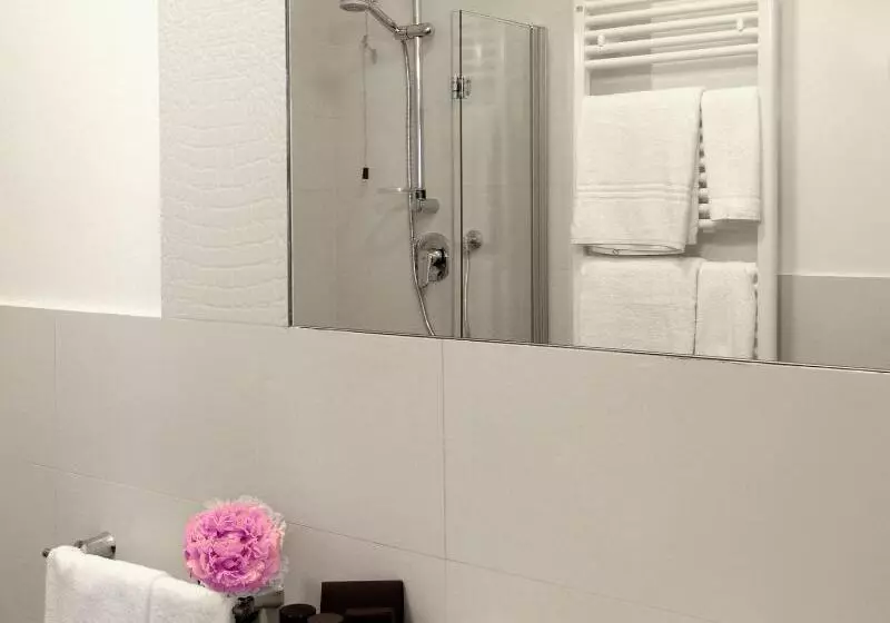 اتاق استاندارد چهار تخته, Villa Pannonia
