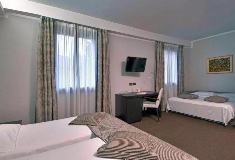 اتاق استاندارد چهار تخته, Villa Pannonia