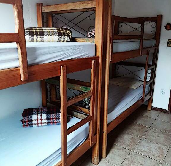 اتاق استاندارد چهار تخته, Hospedaria E Hostel Da Déia