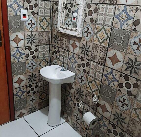 سوییت, Hospedaria E Hostel Da Déia