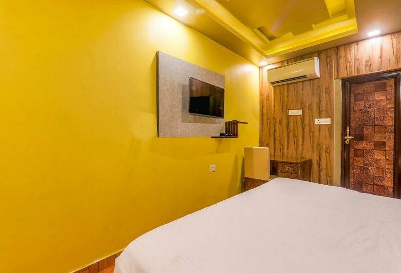 デラックスルーム, Fabhotel Gmc Grand