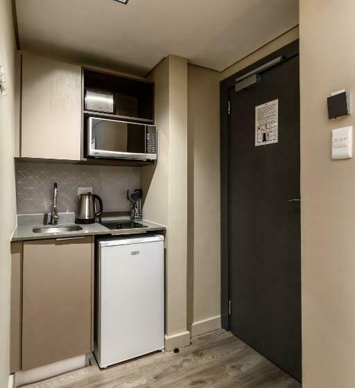 스탠다드 스튜디오, Wink Aparthotel Foreshore