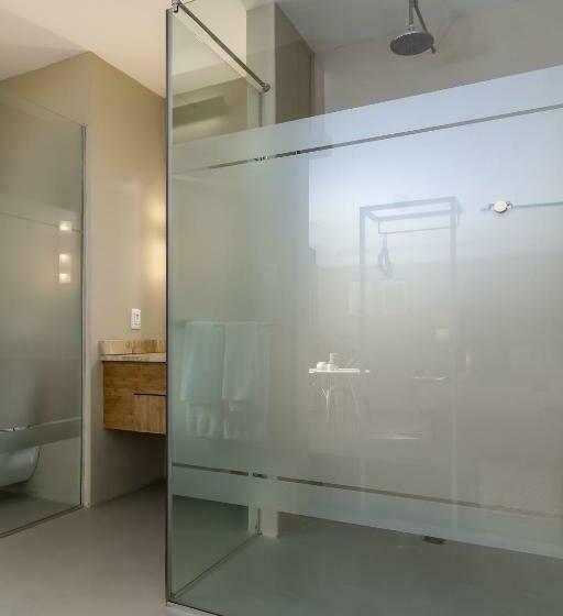 스탠다드 스튜디오, Wink Aparthotel Foreshore