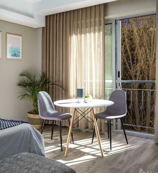 스탠다드 스튜디오, Wink Aparthotel Foreshore