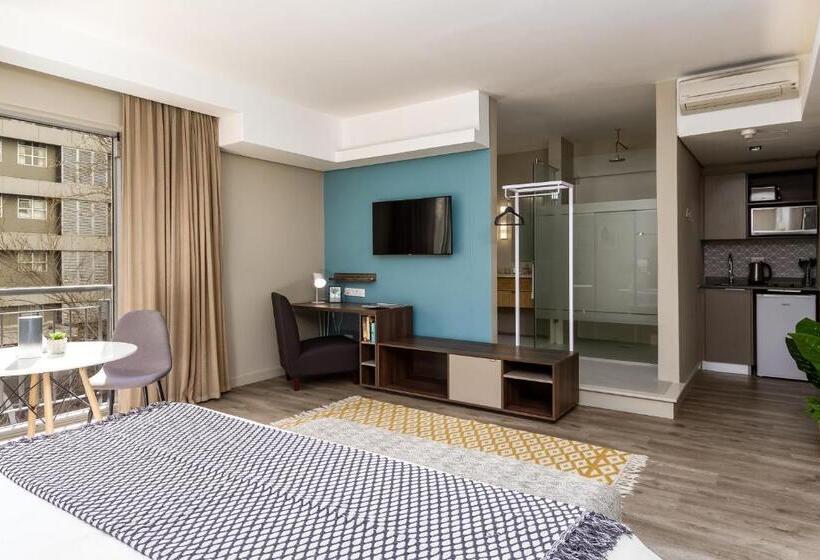 스탠다드 스튜디오, Wink Aparthotel Foreshore