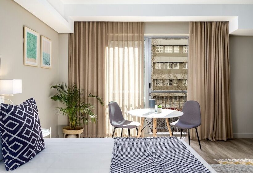 스탠다드 스튜디오, Wink Aparthotel Foreshore